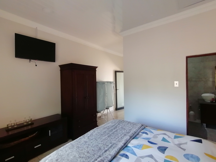 6 Bedroom Property for Sale in Wilkoppies North West